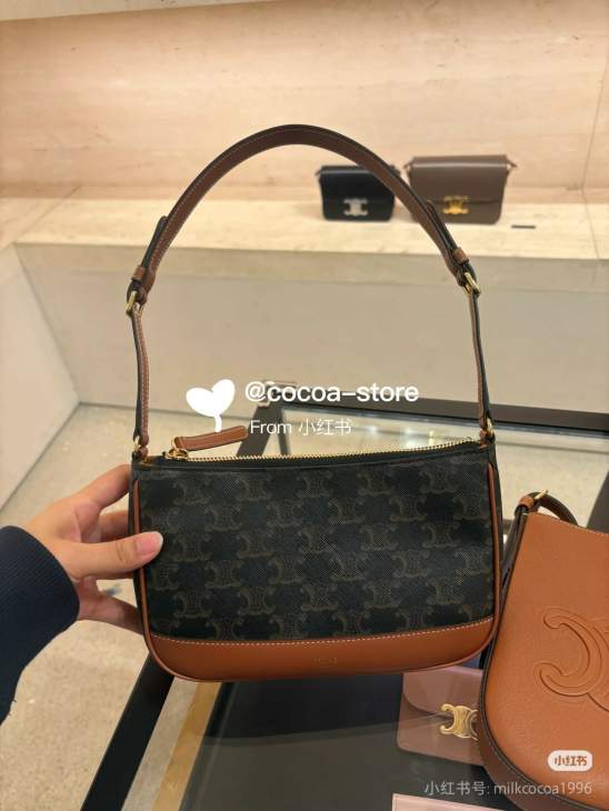 Picture of Celine Handbags _SKUfw225666992fw
